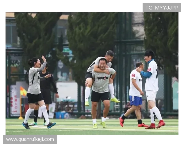 上海足球队挑战赛精彩配合点评展现团队协作精神与战术执行力